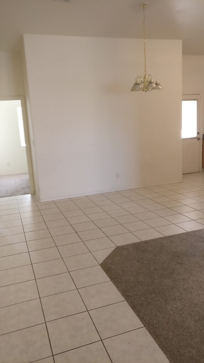 8560 E Lakeshore Dr Unit A, Prescott Valley, AZ 86314 Apartments in