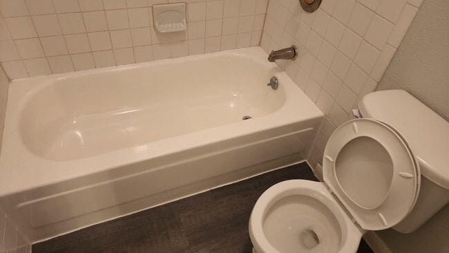 Foto del edificio - 11201 Lynbrook Dr