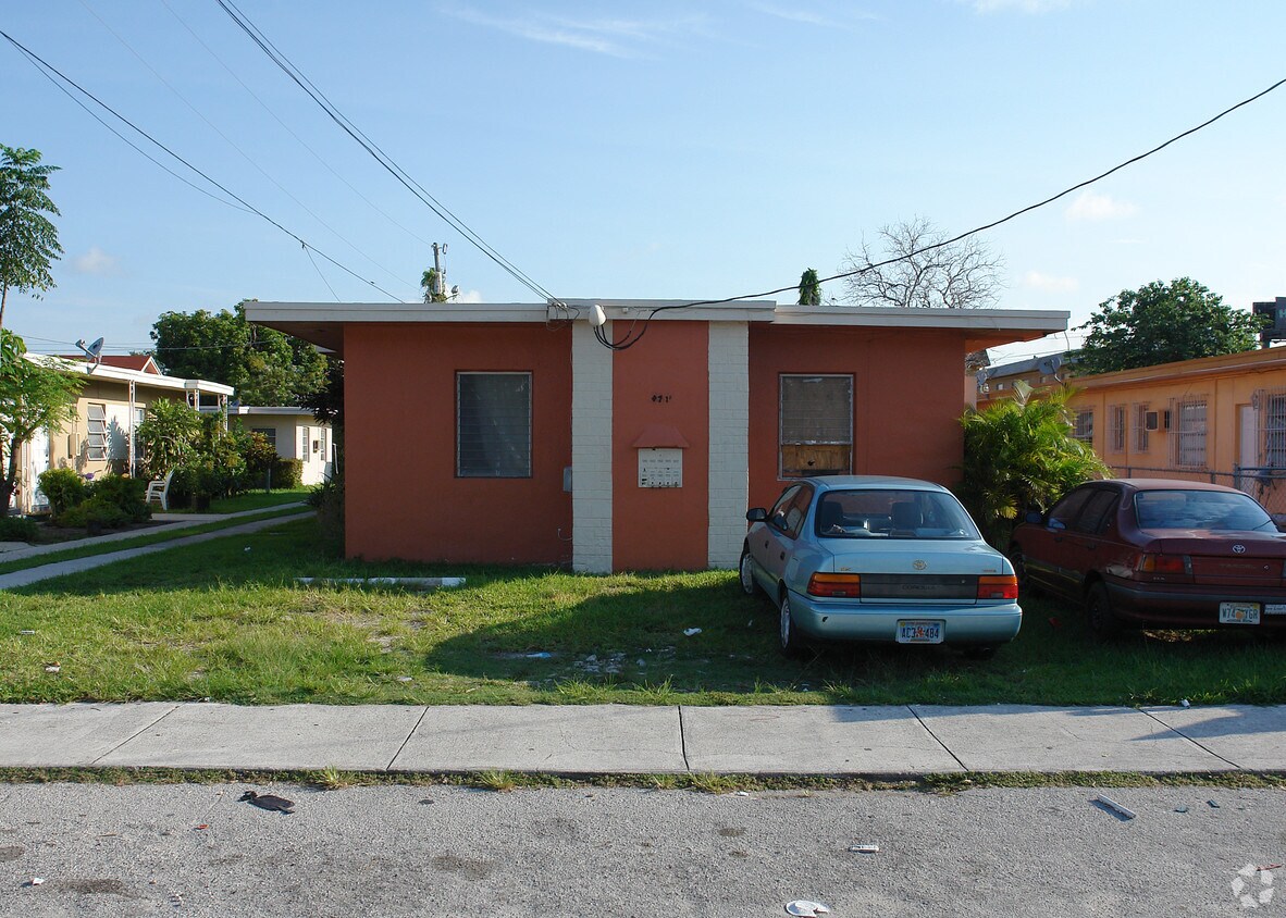 Foto del edificio - 471 SW 10th St