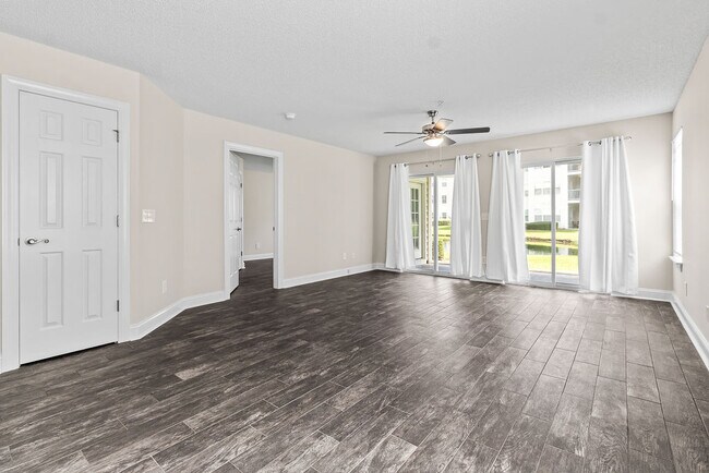 Foto del edificio - Woodmoor Condo