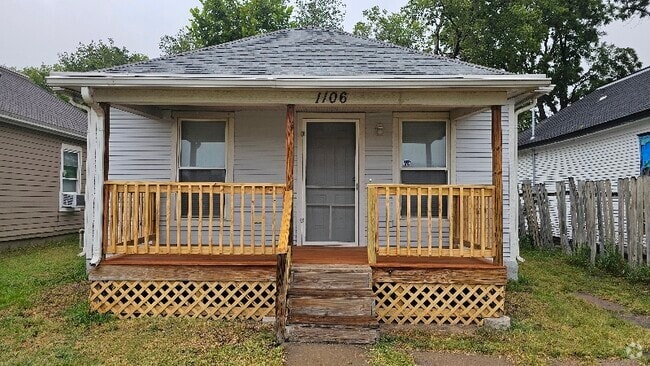 Building Photo - 1106 Park St