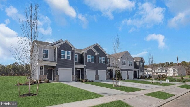 Building Photo - 200 HERMOSA Dr