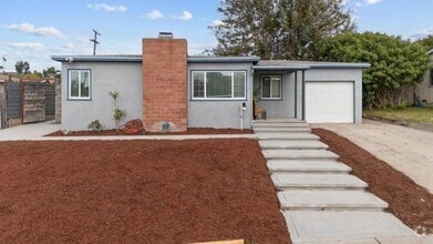 Building Photo - 647 Claire Ave