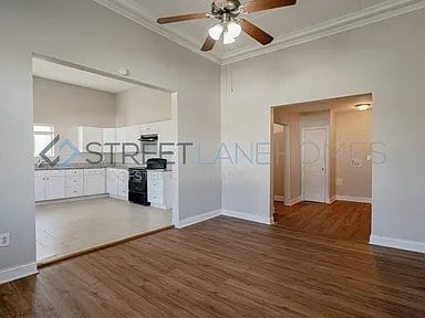 Building Photo - 119 Wellington St