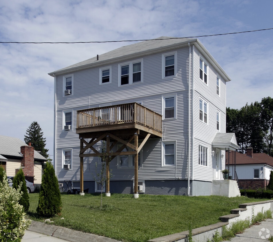 483 Laurel Hill Ave, Cranston, RI 02920 Apartments in Cranston, RI