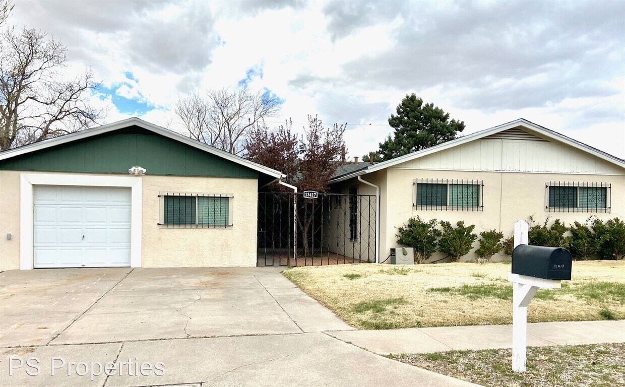 Foto principal - 13417 Mountain View Ave NE