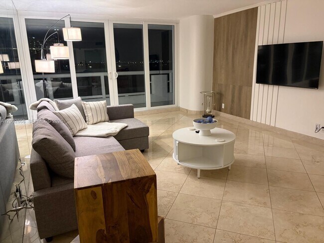 Foto del edificio - 1717 N Bayshore Dr
