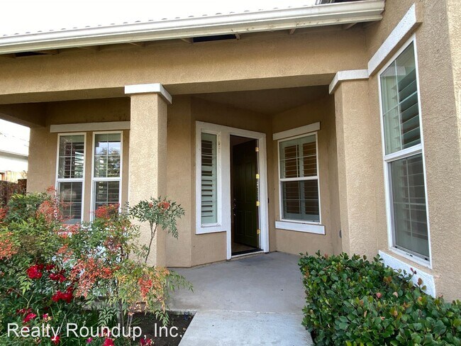 Building Photo - 3 br, 2.5 bath House - 6219 Riverbank Cir