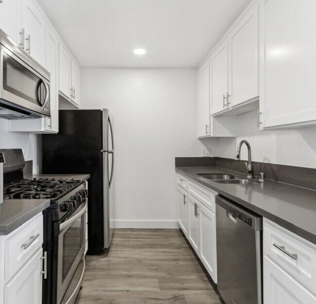 Foto del interior - 17211 Chatsworth Street