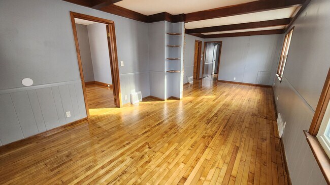 Foto del edificio - 20664 Miller Ave