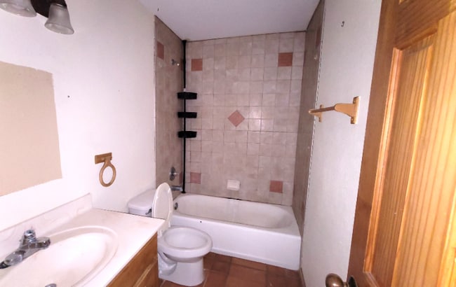 Building Photo - 2700 Memphis Ave