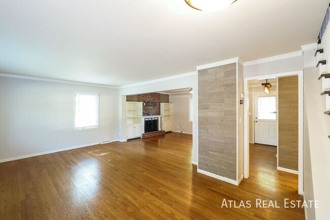 Foto del edificio - 6001 W 103rd St