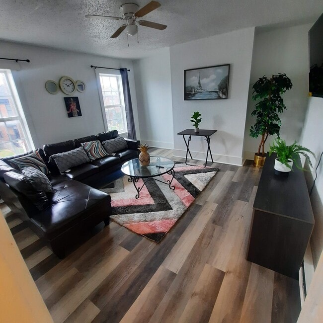 Building Photo - 754 Sullivant Ave