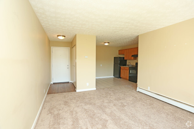 1BR, 1BA - 600 SF - Living Room - Addison Park Apartments