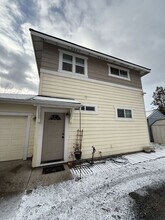 Building Photo - 512 NE Emerson Ave