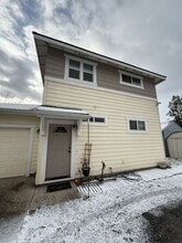 Building Photo - 512 NE Emerson Ave