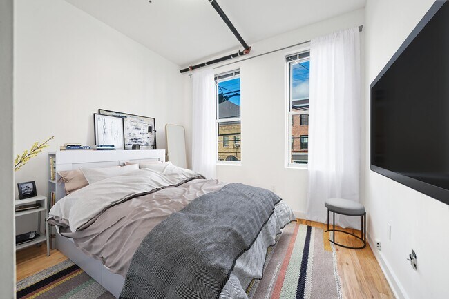 Foto del edificio - 615 Monroe St