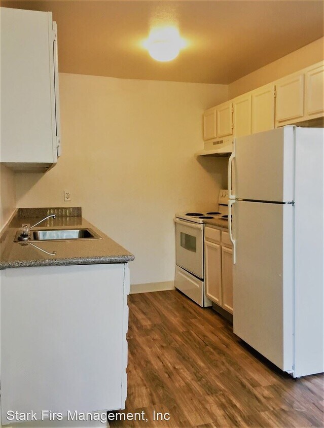Foto principal - 17333-17335 SE Stark St