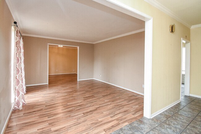 Building Photo - 1814 Corral Dr