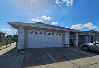 Building Photo - 12046 Saffron Ct