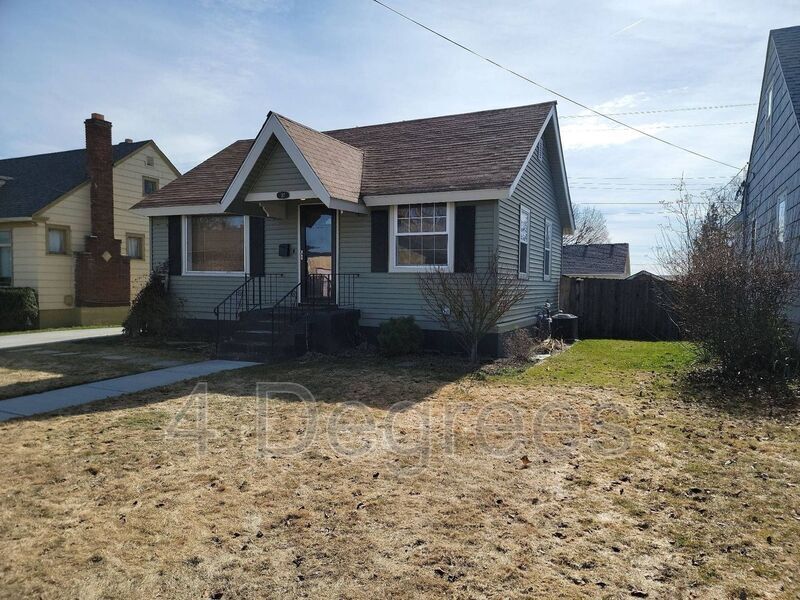 Primary Photo - 117 W Glass Ave