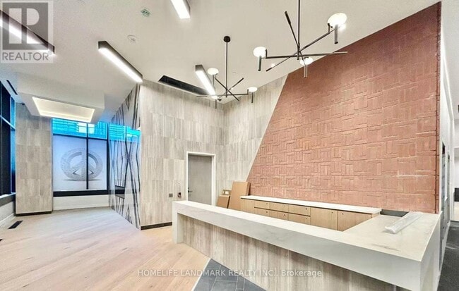 Building Photo - 35 Parliament St