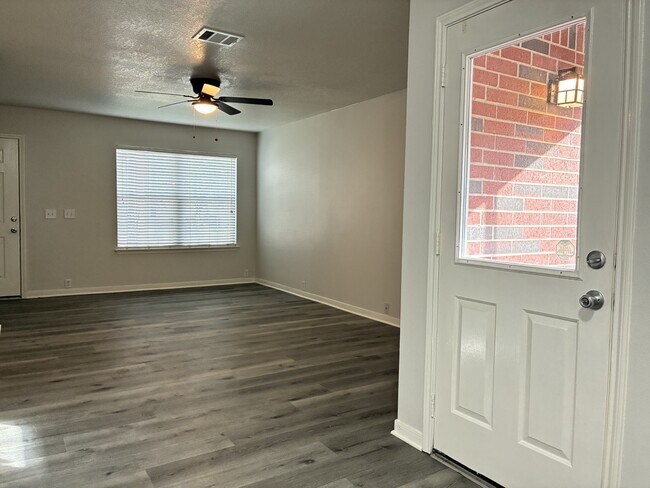 Foto del edificio - 10331 Marble Crest Dr