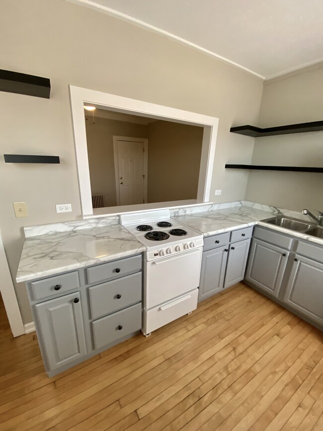 Kitchen - 119 W State St