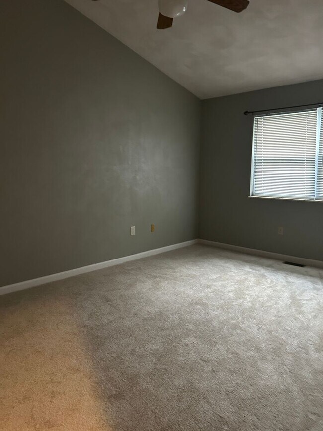 Foto del edificio - 2324 Greenfield Dr