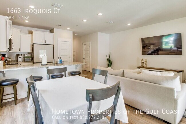 Foto del edificio - 1663 Iroquois Ct