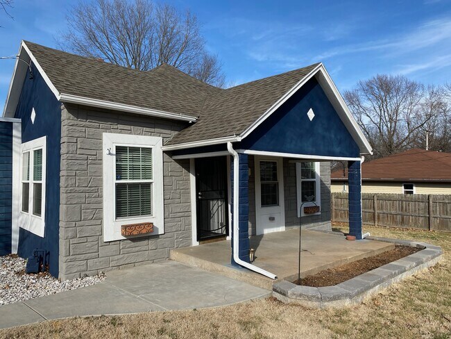 Building Photo - 1147 E Smith St