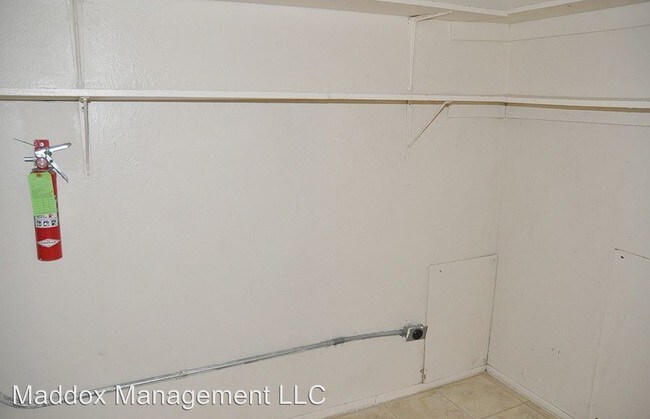 Building Photo - 1024 Madeira Dr SE