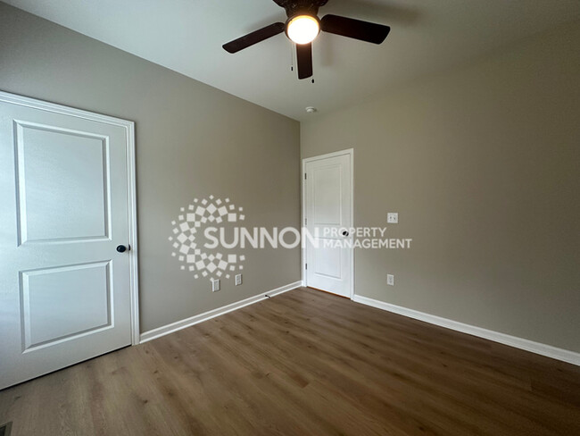 Foto del edificio - New 4 Bedroom 3 Bathroom in Charlotte