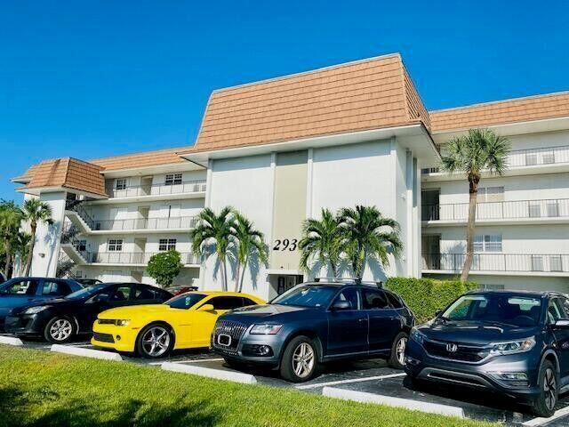 Foto principal - 2936 Lake Shore Dr