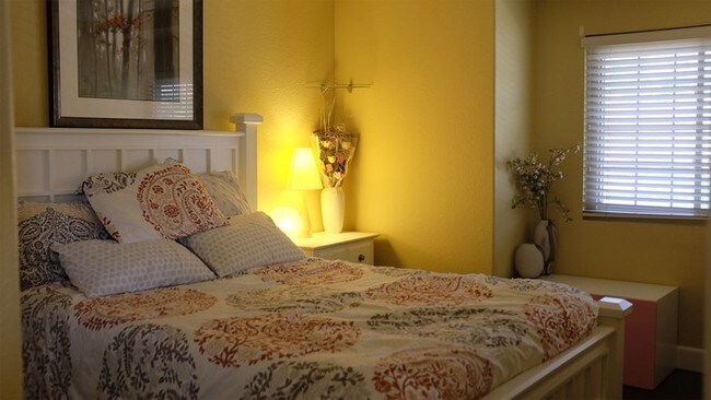 Foto del edificio - 4 BR 2.5 BA Sabre Springs Home for Lease