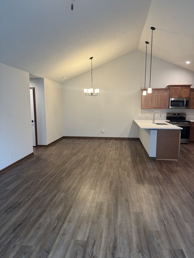Building Photo - 6355 S 7th Pl