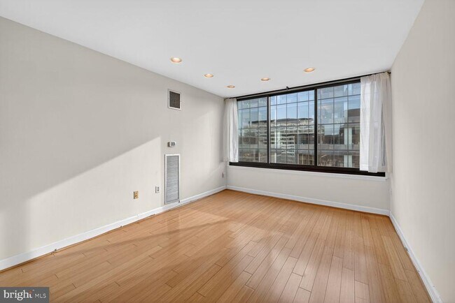 Foto del edificio - 1301 20th St NW