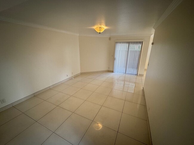 Foto del edificio - Newly Remodeled 2 Bedroom 2 Bath Condo in Chula Vista - $2700 a month