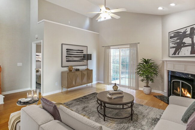 Building Photo - 2211 Stony Bottom Dr