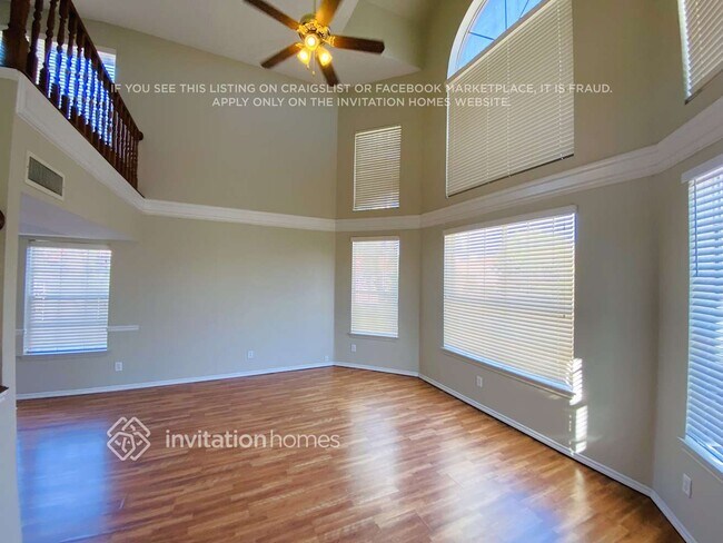 Foto del edificio - 302 S Quail Ln