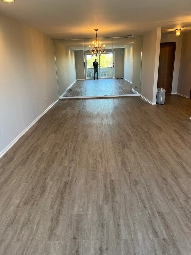 Foto del edificio - 7201 Lincoln Ave
