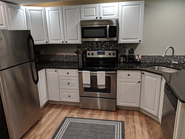 Foto del edificio - 710 N Franklin St