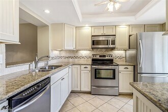 Building Photo - 7430 Lake Breeze Dr