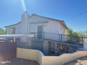 Building Photo - 843 N Arroya Rd