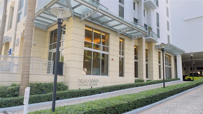 Building Photo - 1050 Brickell Ave
