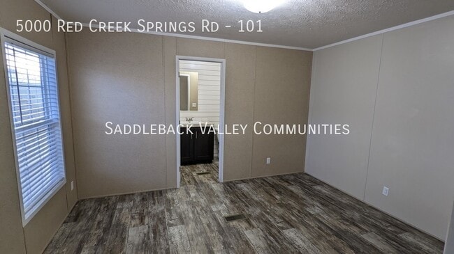 Foto del edificio - 5000 Red Creek Springs Rd