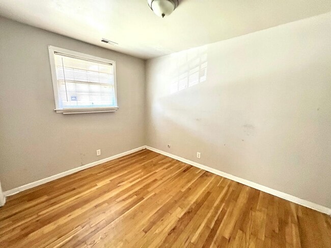 Foto del edificio - 6016 Pulaski Pike NW