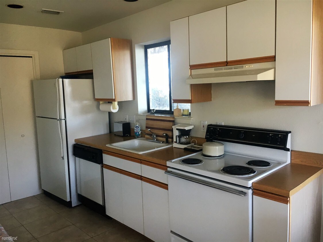 115 Center Cove I Loop, Spicewood, TX 78669 House Rental in Spicewood, TX