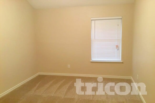 Building Photo - 1558 Aberdeen Dr