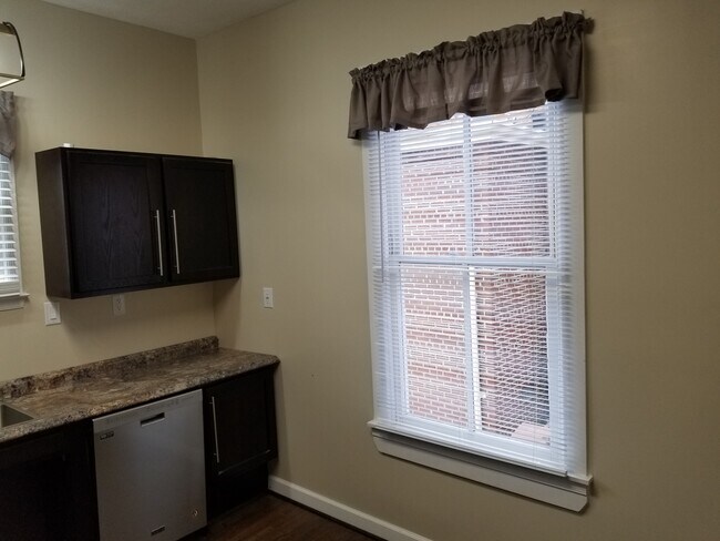 Handicap Kitchen - 805 8th St